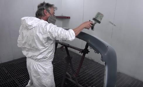 Die Anlagentechnik der Lackiererei benötigt viel Strom. Sparen geht nur über die Eigenerzeugung.