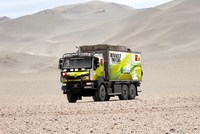 Seine Zuverlässigkeit und außerordentliche Geländetauglichkeit machen den Renault Kerax 6X6 zum idealen Service-Einsatzfahrzeug bei der Dakar