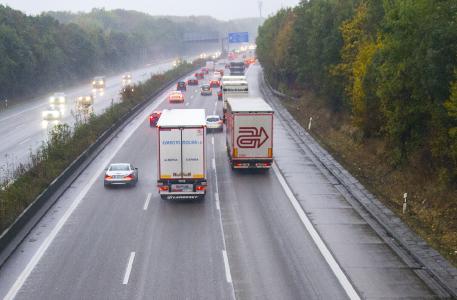 Autobahn im Winter