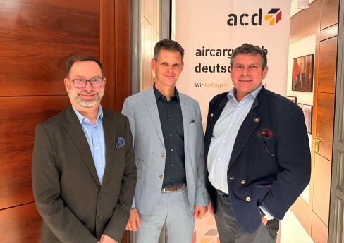 v.l._Laurent Jossa, Dr. Rolf Bauer und Prof. Stoller.jpg