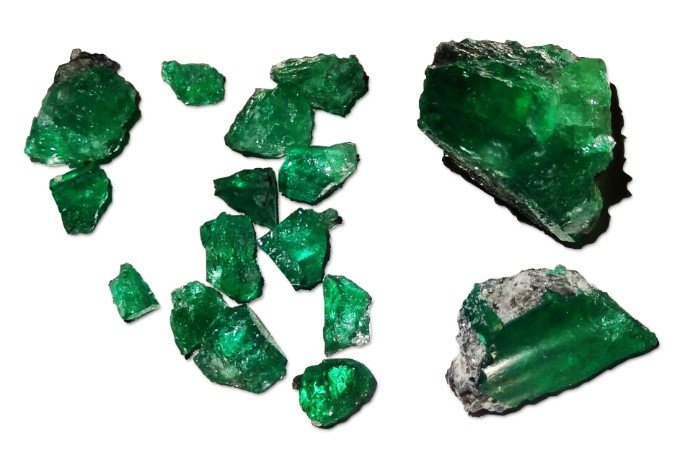 Fura Gems - Smaragde aus der ersten Phase von Großproben.jpg