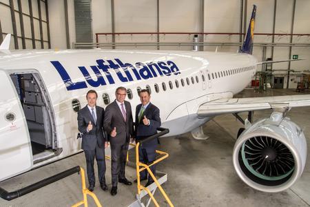 (v.l.n.r.) Fabrice Brégier Airbus-CEO, Carsten Spohr Vorsitzender des Vorstands und CEO der Deutschen Lufthansa AG, David Hess, Executive Vice President and Chief Customer Officer, Aerospace, für United Technologies / Quelle: Airbus