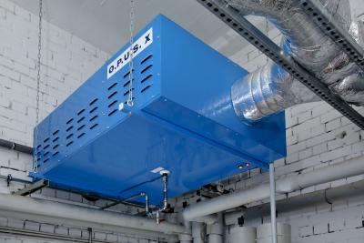 Mit der Restwärme aus der Hallenheizung wird über den Wärmetauscher O.P.U.S.x Warmwasser erzeugt und in einen Pufferspeicher geleitet. Dadurch kann bei Grün-Weiß der Hallenvorraum mitbeheizt und die Warmwasserversorgung der Sanitärräume unterstützt werden. (Quelle: KÜBLER Energiesparende Hallenheizungen)