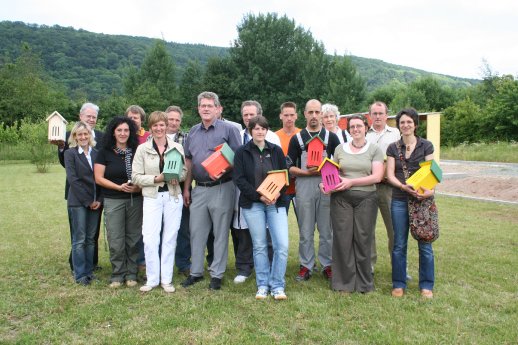 Gruppenfoto aller Aktiven undKooperationspartner im Projekt Schmetterlingsaktion.JPG