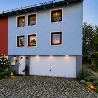Reihenendhaus aus dem Jahr 1993 ©Bird Home Automation GmbH.jpg