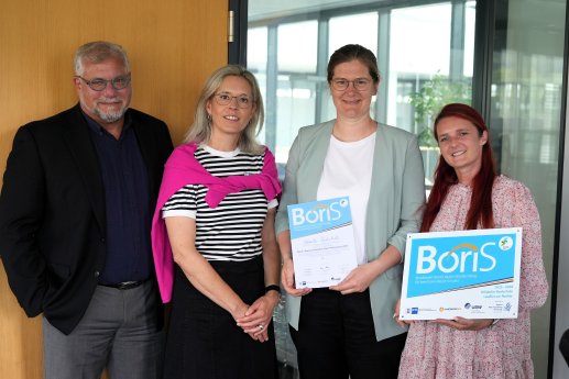 BU_Hölderlin Realschule bekommt BoriS Siegel_A7405717.JPG