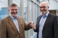 Generationenwechsel: 2020 hat Gründer Hilmar Wagner (l.) die operative Geschäftsleitung vollständig an seinen Sohn Magnus Wagner (r.) sowie an Rolf Hansmann übergeben.