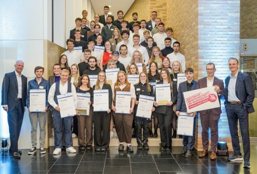 Gruppenfoto_©HWK Region Stuttgart_hbpictures.jpg