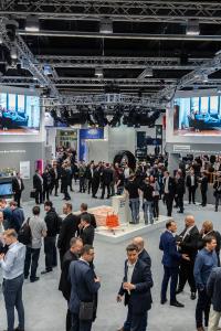 Der 570 Quadratmeter große REHAU Messestand war stets gut gefüllt.