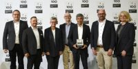 Ranga Yogeshwar (Mitte) gratulierte der WMV GmbH aus Windeck zu ihrem Erfolg bei TOP 100.