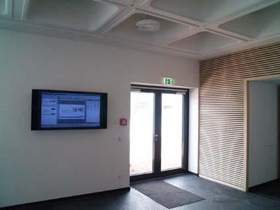 Display vor dem Hörsaal des Fraunhofer IWU, (Foto: IMSYS)