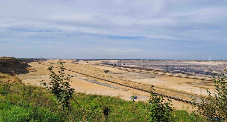 Ormazabal_PV-Parks RWE_Jakerath_03.jpg