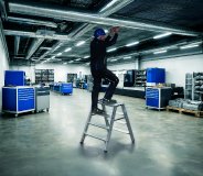 STABILO-Tritte von KRAUSE: Kompakte Steigtechnik für sichere Arbeitsabläufe im professionellen Einsatz