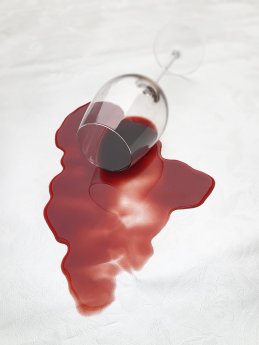 ROWA Lack_PI_Tischdecke_tablecloth_Weinglas_wine glass.jpg
