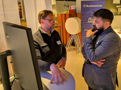 BusinessCode_Prokurist_Bernd_Daamen__links__im_Gespräch_mit_Reza_Abdi__Innovation_Club_DACH.jpg