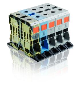 Die POWER CAGE CLAMP mit Flansch ermöglicht die sichere und einfache Installation auf Montageplatten