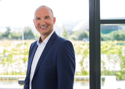 Ralph Krone 66.236-01b.jpg