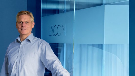 LACON_Wolfgang_Tür 16zu9.jpg