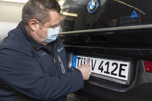 Hauptuntersuchung Elektroauto 1.JPG