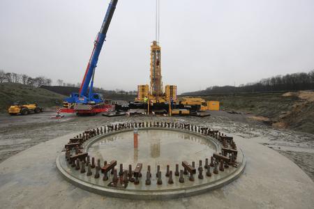 Windenergieanlage entsteht zurzeit südlich der Emscher