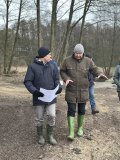 Caspar Baumgart, kaufmännischer Vorstand der WEMAG AG, gemeinsam mit Klaus Jarmatz, ehemaliger Amtsleiter des Biosphärenreservats Schaalsee-Elbe, bei der Besichtigung des Renaturierungsprojekts im Schönwolder Moor im UNESCO-Biosphärenreservat Schaalsee Anfang des Jahres (v. l.)