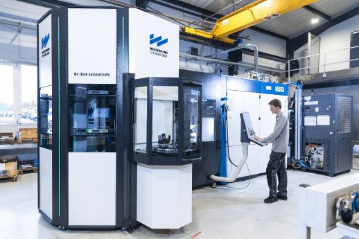 WORK-S 300-4 an GROB G150.jpg