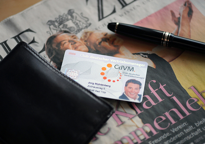 Der Vertriebsausweis des CdVM. stattet Verkäufer mit Glaubwürdigkeit und Prestige aus.