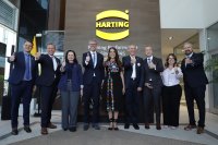 HARTING Führungskräfte und Regierungsbeamte aus dem Bundesstaat Guanajuato und der Stadt Siloa feiern 10 Jahre HARTING in Mexiko.