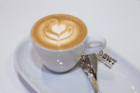 Die Optimierungssysteme von BWT water+more bringen den Mineralienhaushalt im Wasser in Bestform. Für unvergleichlich aromatische Kaffees. /Foto: BWT water+more