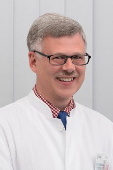 Dr.Wolfgang Knauf.Chefarzt-2-2015-KLEIN.jpg