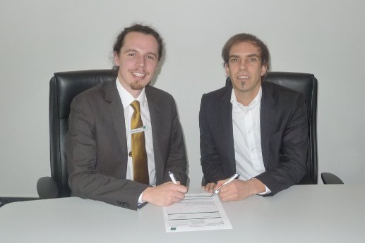 Mathias Schick, Bechtle_und_Torsten Nuhfer, EBERTLANG, unterzeichnen Vertriebsabkommen.jpg