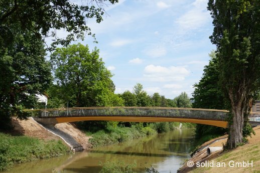 Holzbruecke_mit_Textilbeton_©solidianGmbH.jpg