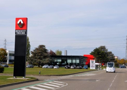HQ_Renault_Trucks_Lyon_1.JPG
