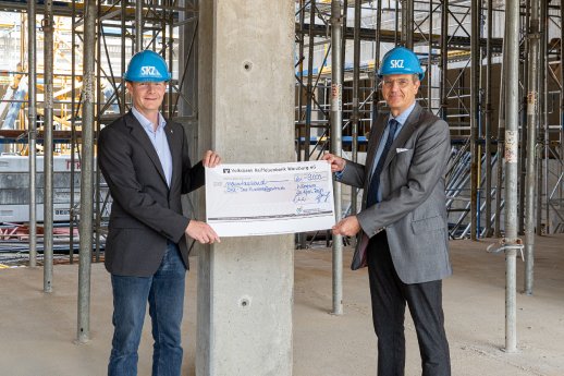 Spendenübergabe.jpg