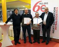 Geschäftsführer Marco Gerbhardt mit den beiden Jubilaren Peter Behr und Manfred Vogel sowie Geschäftsführender Gesellschafter Fritz Gebhardt (v. li. n. re.)