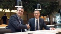 Luca Crisciotti, CEO von DNV GL - Business Assurance (links) und Sunny Lu, CEO von VeChain