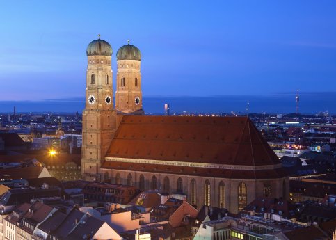 Foto Frauenkirche_München_Foto Thomas Wolf_www.foto-tw.de.jpg