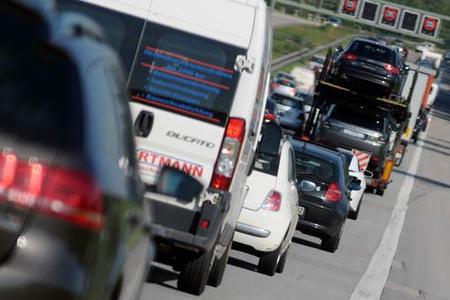 Nicht dann fahren, wenn alle fahren: Clevere Routenplanung hilft gegen die Staufalle