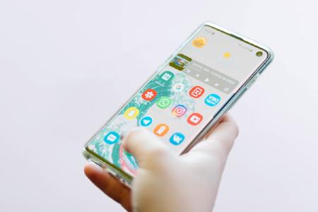 Bild YesAuto App ins Auto
