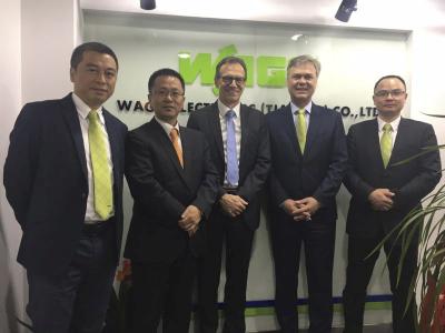 Eröffnung des neuen WAGO-Vertriebsbüros Nanjing (von links): Xu Xia (Sales Manager China East), Liu Nan (Sales Manager China), Jürgen Schäfer (Chief Sales Officer), Volker Palm (General Manager WAGO China) and Jackie Chen (Office Manager Nanjing)