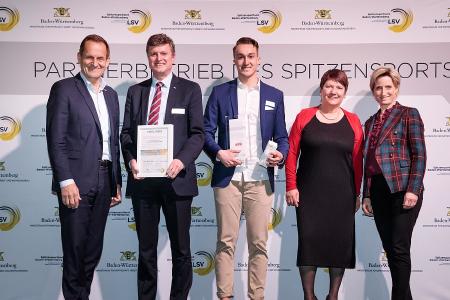 v.l.n.r.: Alfons Hörmann (Präsident des Deutschen Olympischen Sportbundes), Robert Köstler, Tobias Meyer, Elvira Menzer-Haasis und Dr. Nicole Hoffmeister-Kraut / Foto: LSVBW/Jan Potente