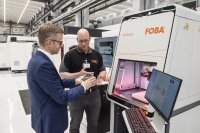 Der FOBA M2000 Markierarbeitsplatz im Showroom von DMG MORI Bielefeld.