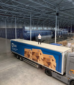 QLS CEO Quincy Boogers on top of truck in FC2.jpg