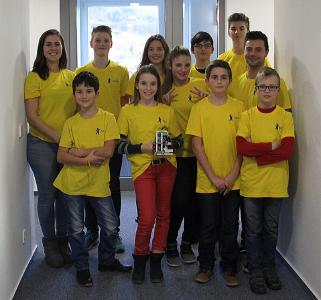Motiviert und clever: das MPDV-Team aus Mitarbeiter-Kindern startet mit ihrem selbst konsturierten und programmierten Roboter auf dem FIRST LEGO League Roboterwettbewerb in Obrigheim