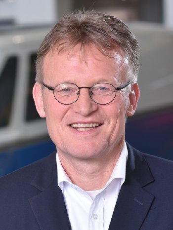 VWOS_Joern Hasenfuss - Managing Director of Technology_2023.jpg