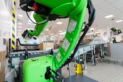 SKDK GmbH realisiert ein kollaboratives Robotersystem bei Takeda