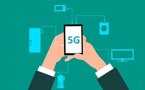 Das neue 5G-Netz revolutioniert den Mobilfunk und macht eine Datenübertragung in Echtzeit möglich. Auch im Logistikbereich eröffnen sich durch die 5G-Technologie viele neue Chancen