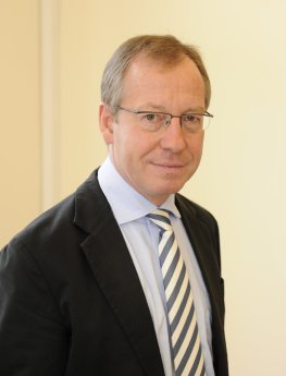 Prof. Dr. Gerrit Heinemann.jpg