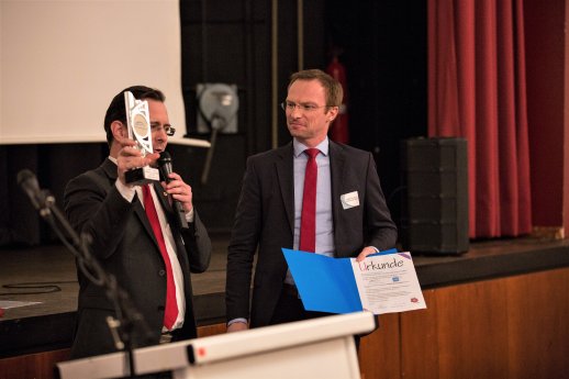 Pressemitteilung_Innovations-Award_Modell_Aachen_Pressebild.jpg