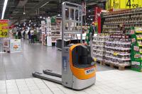 66 EXU mit Lithium-Ionen-Technologie kommen zukünftig in den Geschäften von Carrefour in Italien zum Einsatz / Foto: STILL GmbH